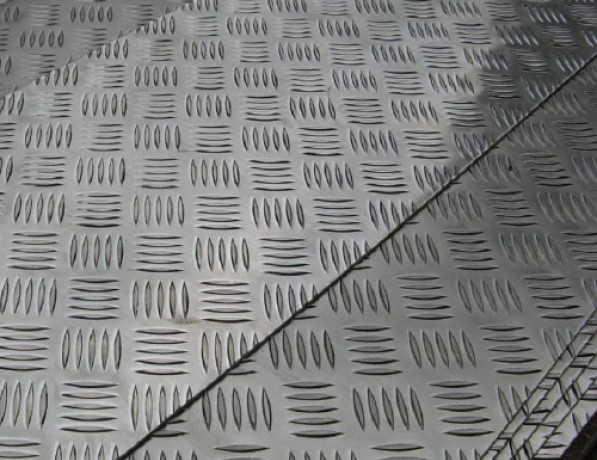 Лист нержавеющий рифленый г/к квинтет AISI 304 8 мм фото